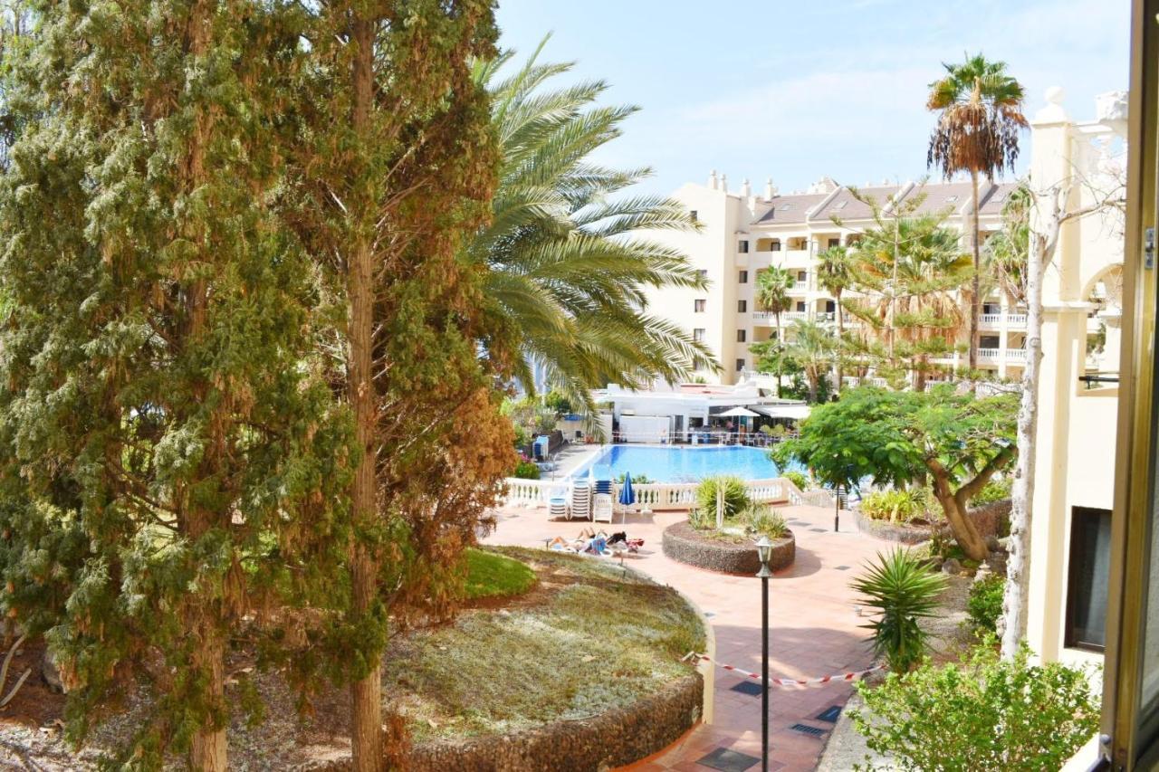 Castle Margherita'S Apartments Los Cristianos  Exterior photo