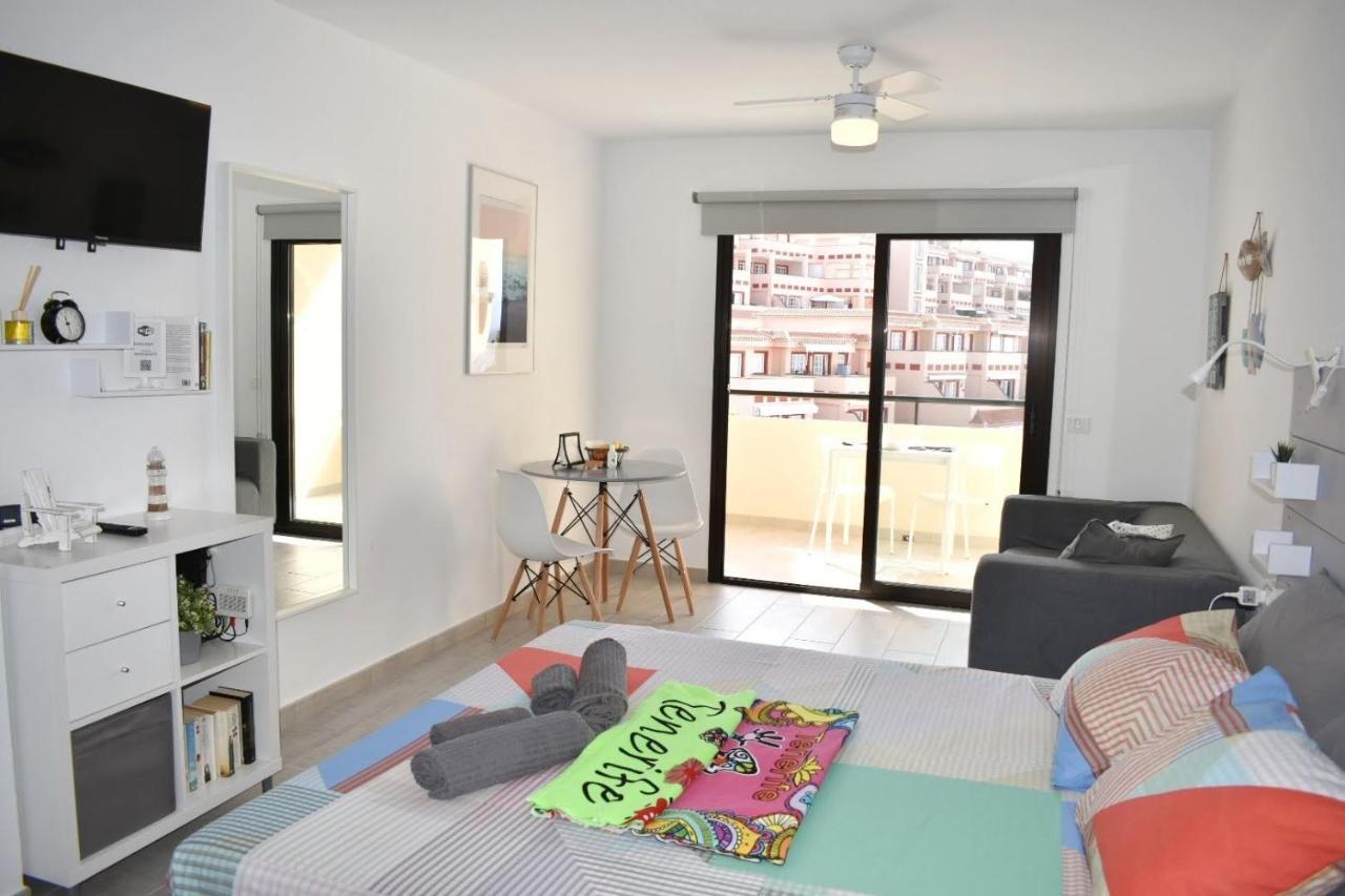 Castle Margherita'S Apartments Los Cristianos  Exterior photo