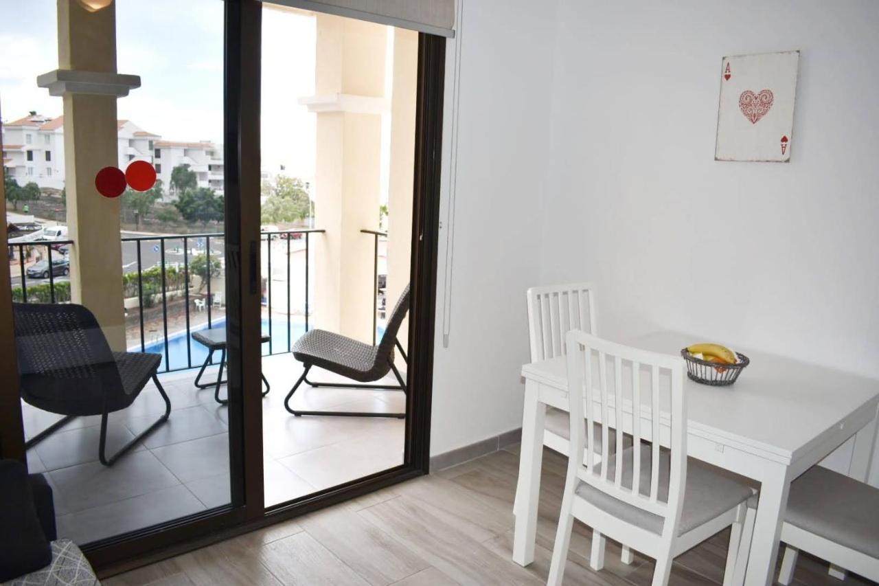 Castle Margherita'S Apartments Los Cristianos  Exterior photo