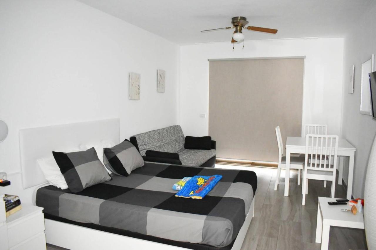 Castle Margherita'S Apartments Los Cristianos  Exterior photo