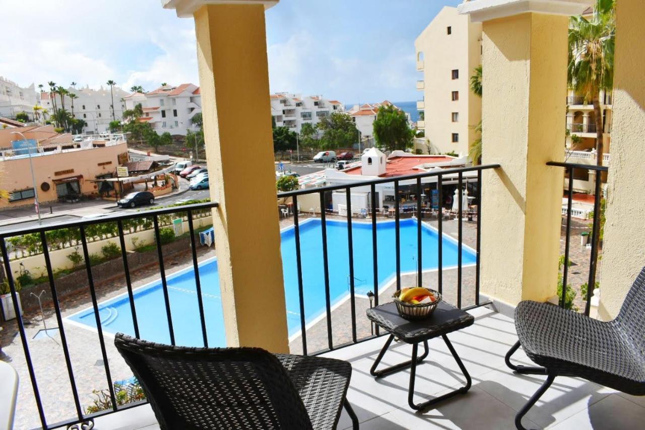 Castle Margherita'S Apartments Los Cristianos  Exterior photo