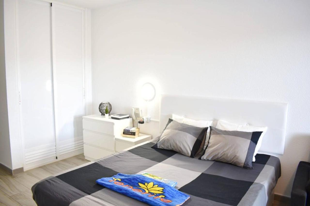 Castle Margherita'S Apartments Los Cristianos  Exterior photo