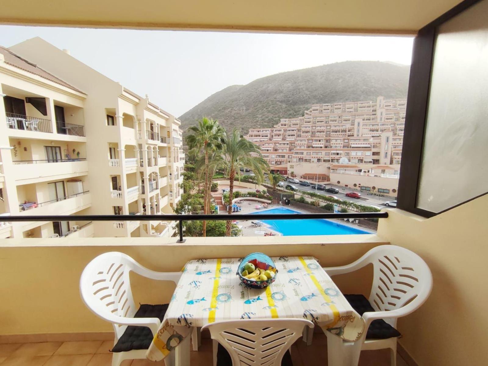 Castle Margherita'S Apartments Los Cristianos  Exterior photo