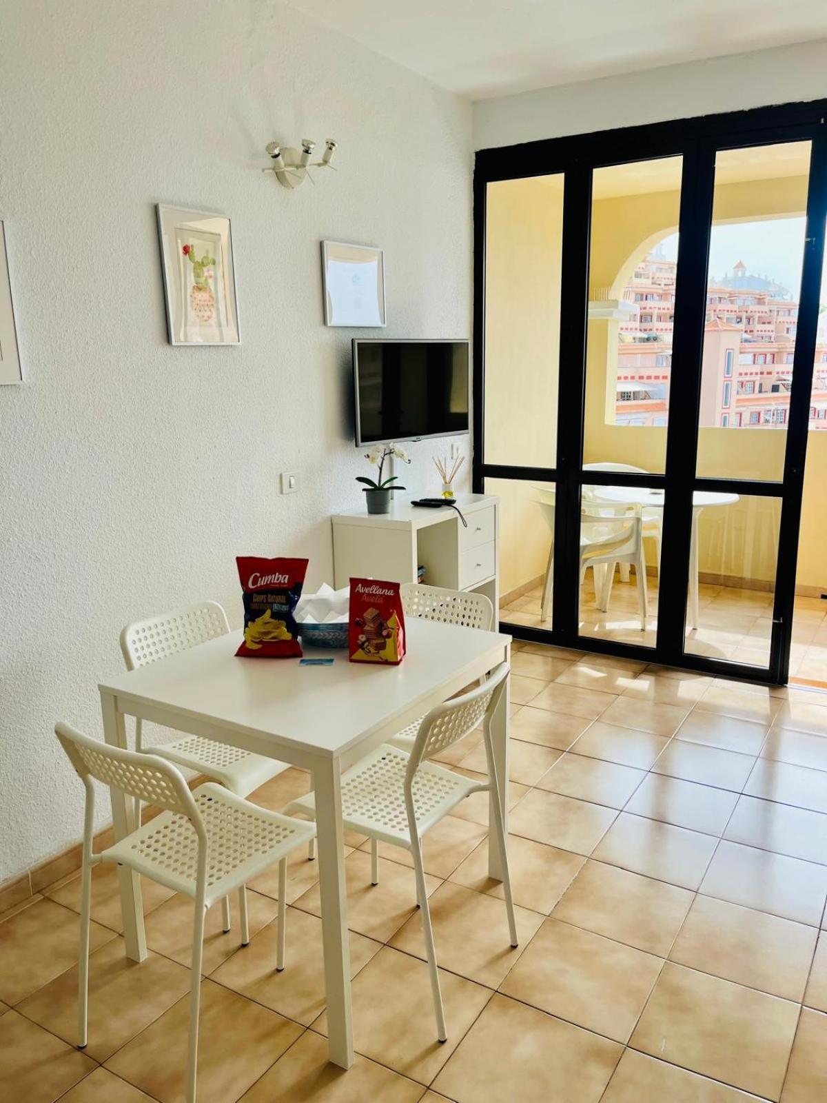 Castle Margherita'S Apartments Los Cristianos  Exterior photo